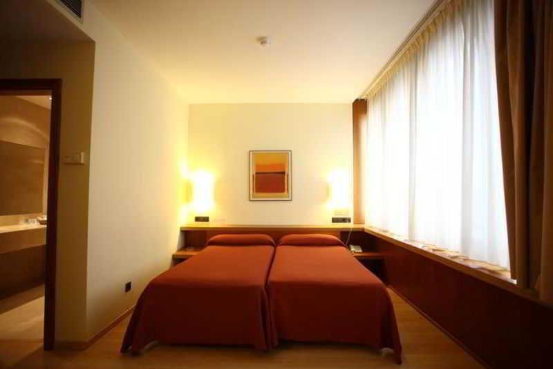 Duque De Wellington Hotell Vitoria-Gasteiz Eksteriør bilde