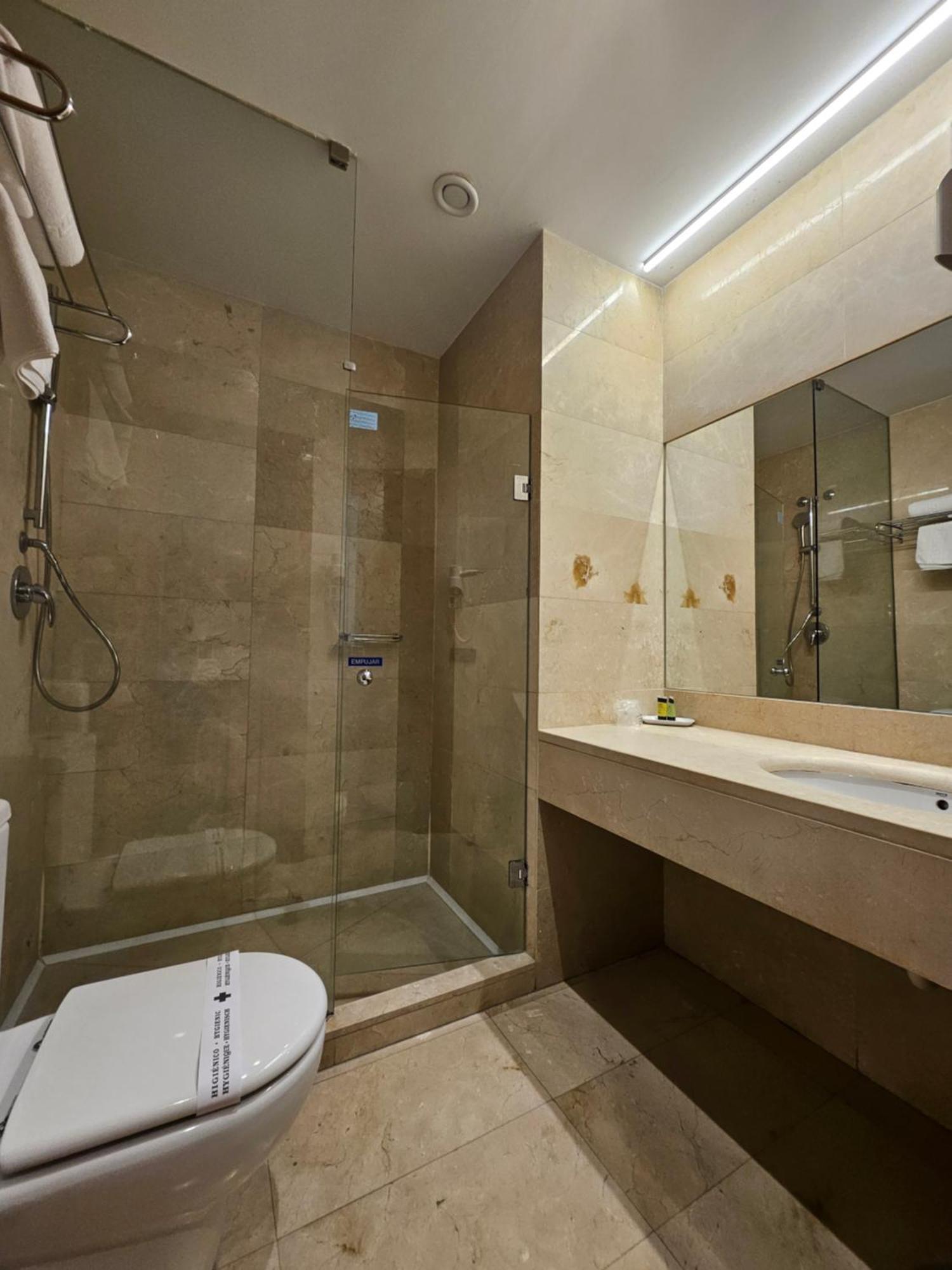 Duque De Wellington Hotell Vitoria-Gasteiz Eksteriør bilde